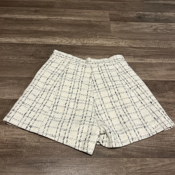 Entra shorts - Picture 3 of 5